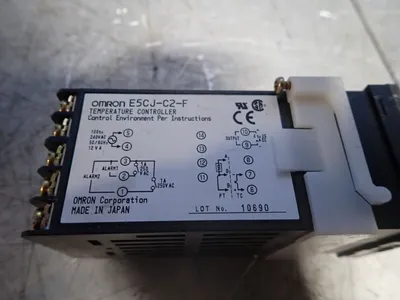 USED OMRON E5CJC2F