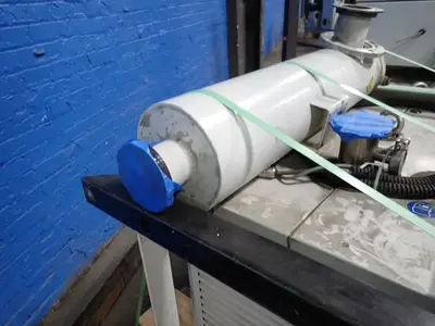 USED LEYBOLD SP250