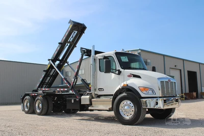 New | in-Stock 2027 PETERBILT 548 Rolloff Trucks Texas US | Roll Off Truck World #1492015
