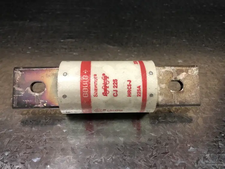 Used SHAWMUT CJ225 Misc Electrical & Power Parts British Columbia CA | Lenmark #249133
