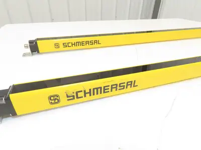 Schmersal SLC440COM-ER-0890-14 Safety Light Curtain Transmitter & Receiver Set