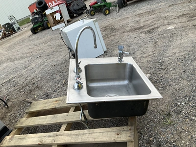 Used _UNKNOWN_ _UNKNOWN_ Sinks Michigan US | Miedema Asset Management Group #1475638