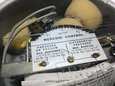Mercoid Control PG-2-P2 Gas/Differential Pressure Switch 120-240V 1/6HP 3-6A