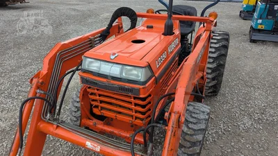 USED 1992 KUBOTA L2350DT