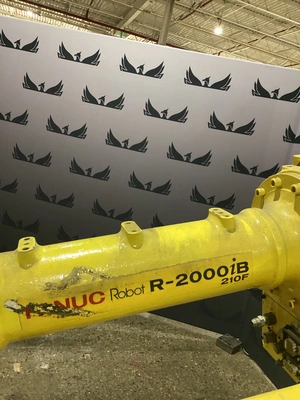 USED 2009 FANUC R-2000iB/210F + R-30iA
