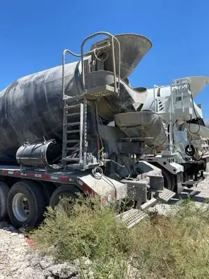 Used 2015 CATERPILLAR CT660S Concrete Mixer Trucks Texas US | Big D Heavy Equipment #1556971