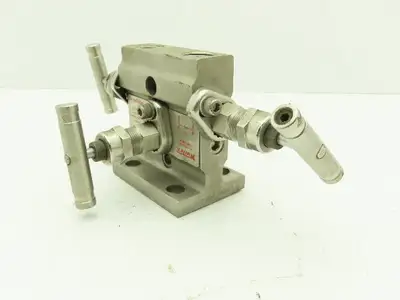 SS-M3PDF8-FL Stainless 316SS Manifold Control Valve 1/2"NPT 6000 PSI