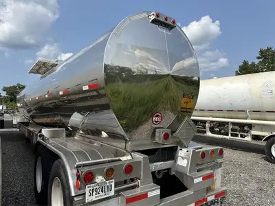 Used 2005 POLAR _UNKNOWN_ Tanker Trailers Indiana US | Lakeshore Equipment Sales #1546606