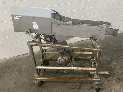 Commercial 4-Lane Shaker Conveyor