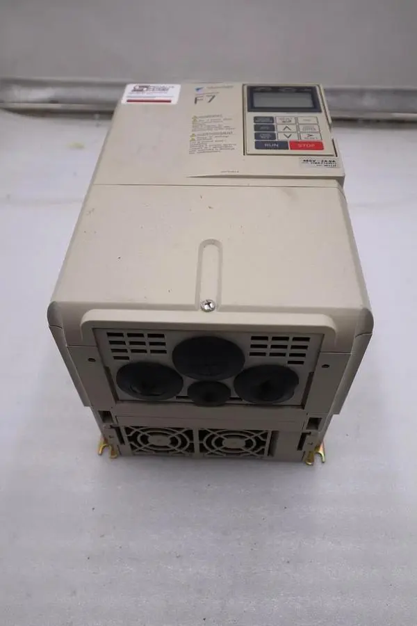 Yaskawa inverter CIMR-F7U4011 F7 AC Drive STOCK CC254