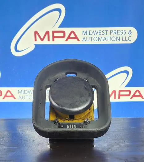 Used ALLEN-BRADLEY 800P-F1CA Relays & Switches | Midwest Press and Automation #618343