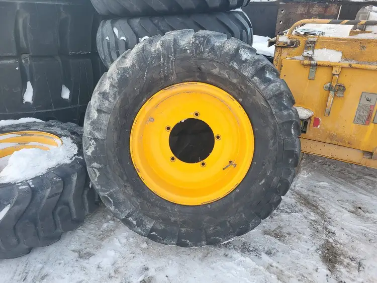 Used GOOD YEAR 17.5-25 Wheels & Tires British Columbia CA | Lenmark #479483