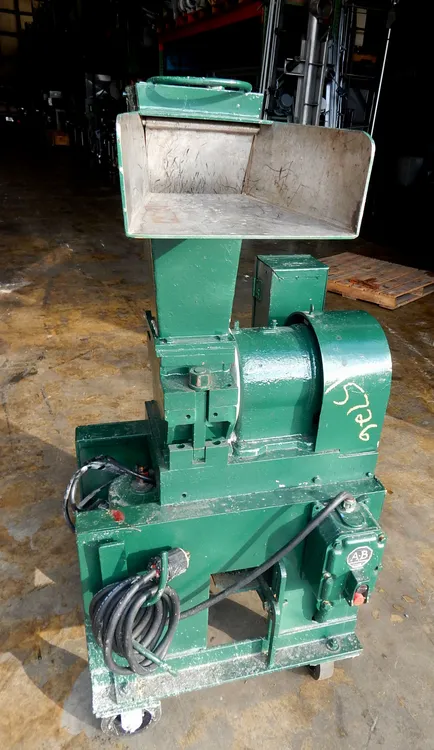 Used CUMBERLAND KNIFE MILL SIZE 0 Mills / Grinders New Jersey US | Champion Trading Corporation #423951