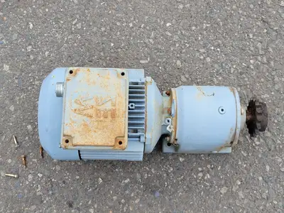 Used SEW R40DT90S4 Motors (misc) British Columbia CA | Lenmark #247712