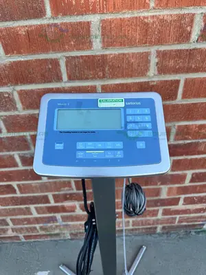 Used SARTORIUS MINEBEA INTEC IFS4-600II-I SS SCALE 1320 LBS W/ MIS2U READOUT Scales California US | Equipment Lab #1394843