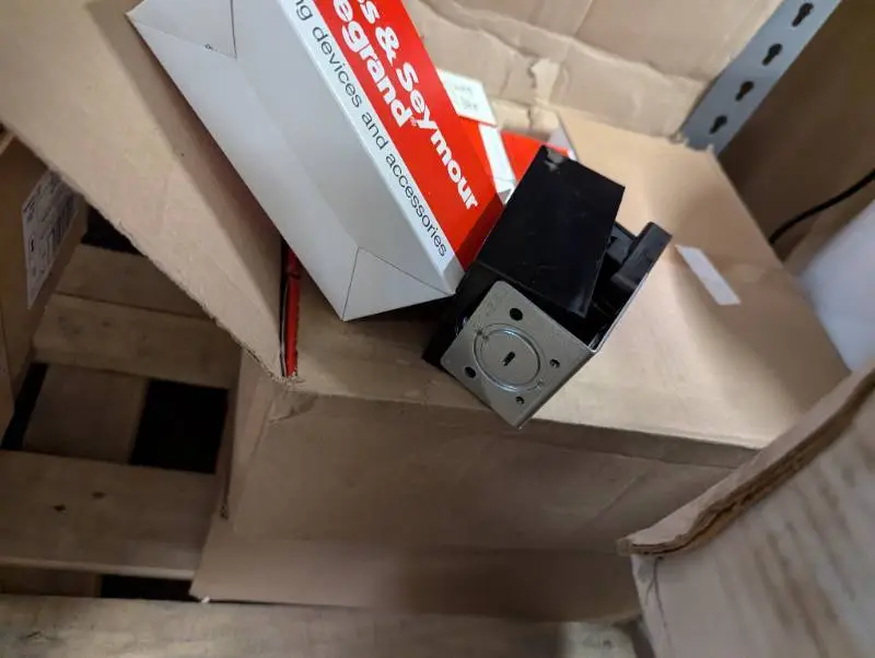 2 Cases of 25, 50 total dryer receptacles