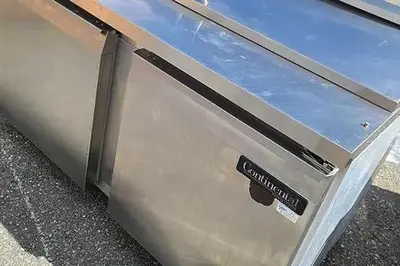 Continental Sandwich Makeup Table