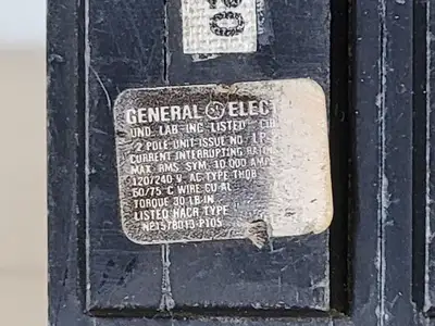Used GENERAL ELECTRIC THQB220 Switchgears British Columbia CA | Lenmark #241202