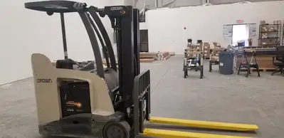 Used CROWN RC5545-40 3-Wheel Stand up Electric Counterbalance Forklifts British Columbia CA | Lenmark #1488905