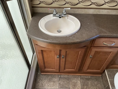 USED 2013 WINNEBAGO F53