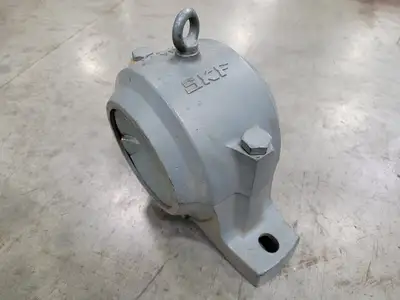 USED SKF SNA524-620