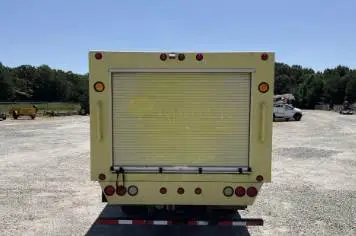 Used 2017 ISUZU NRR Tanker trucks Florida US | Truck and Van Outlet #1520172