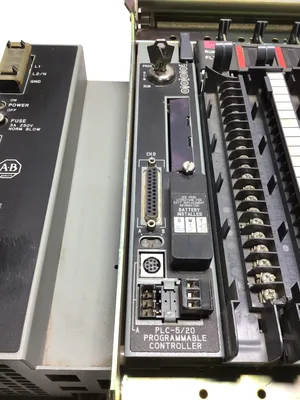 Allen-Bradley 1771-A2B 8 Slot I/O Chassis PLC Processor Power Supply & Cards Key