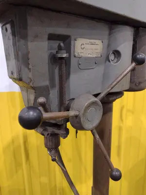 15" DELTA MODEL #15-655 VARIABLE SPEED SINGLE SPINDLE DRILL PRESS: YOBRO #24257