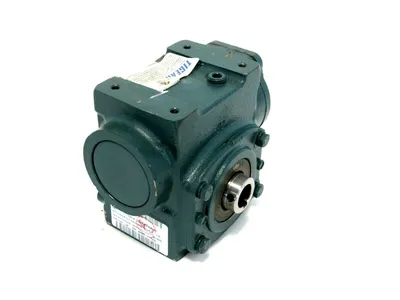 NEW BOSTON GEAR 13S05H GEAR REDUCER 5:1