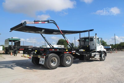 New | in-Stock 2027 FREIGHTLINER 114SD PLUS Rolloff Trucks Texas US | Roll Off Truck World #1507657