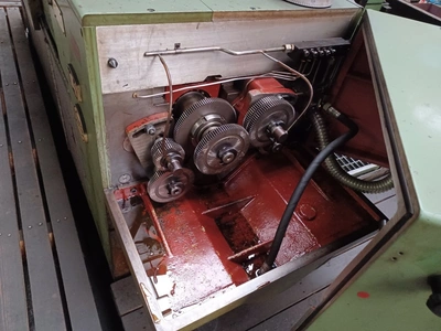 NILES Gear Grinder, in full working order, currently under power