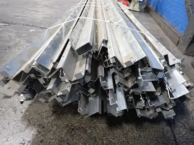 95" Metal Brackets