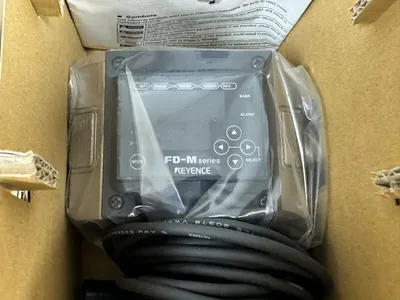 NEW KEYENCE FD-MZ50AYKP ELECTROMAGNETIC FLOW SENSOR FD-M SERIES