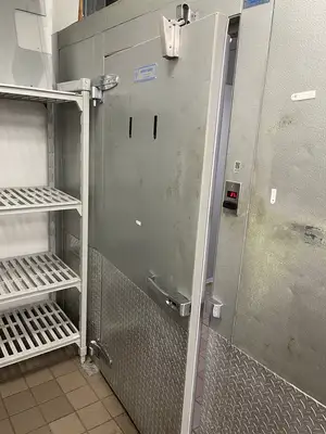 Used Southern Stainless Used Southern Stainless 8' X 10' Refrigerated Walk-in Cooler - FG6 Walk-Ins Illinois US | Falcon Restaurant Supply #1374707