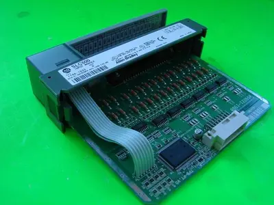USED ALLEN BRADLEY 1746-IB32 SER D