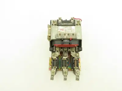 Arrow Hart AH32-332-U Motor Starter Contactor 3Ph 50Hp Size 3 550VAC Coil 120V