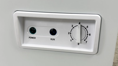 171-0356 33" Solid Top Self Contained Chest Freezer