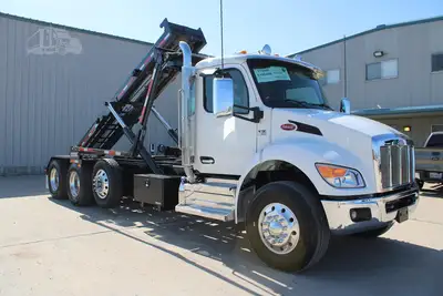 New | in-Stock 2027 PETERBILT 548 Rolloff Trucks Texas US | Roll Off Truck World #1492012