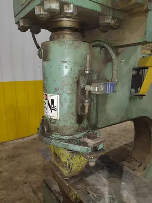 95 TON HILL ACME MODEL #6 HYDRAULIC IRONWORKER: STOCK #23420