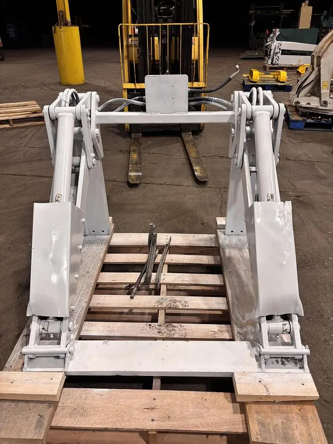 Used CASCADE CLAMP DOWN Forklift Attachments Pennsylvania US | Global Equipment International, LLC #1270580