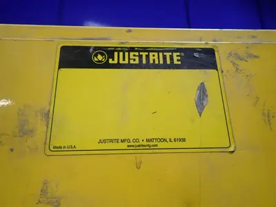 Used JUSTRITE _UNKNOWN_ Cabinets Ohio US | HGR 24 #1277711