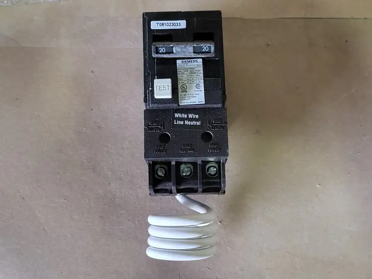 New | in-Stock SIEMENS QF220H Switchgears British Columbia CA | Lenmark #239103
