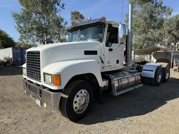 Used 2013 MACK PINNACLE CHU613 Conventional trucks California US | Ben Kaplan Equipment #1490085