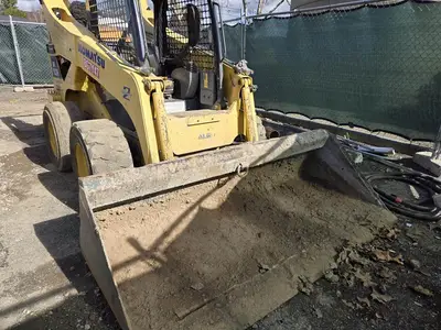 USED 2005 KOMATSU SK1026-5N