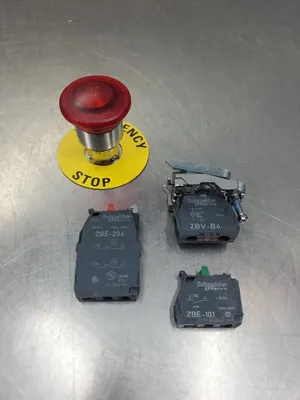 USED Schneider Electric L17225 | ZBE-204 | ZBV-B4 | ZBE-101