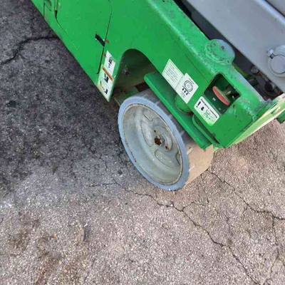 USED 2015 Genie GS-3232