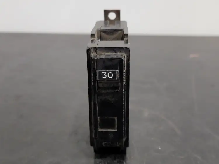 Used GENERAL ELECTRIC THQB1130 Switchgears British Columbia CA | Lenmark #242819