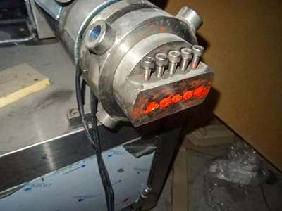 Samfull S/S extruder with horizontal form fill and sealer