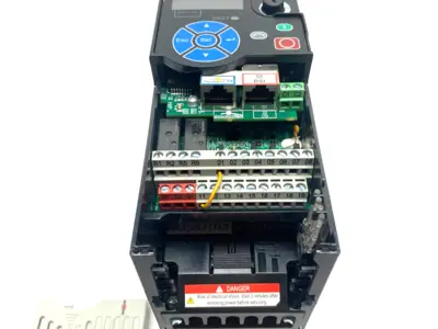 USED ALLEN-BRADLEY SER. A POWERFLEX 525 0.4KW (0.5HP) AC DRIVE 3-PHASE