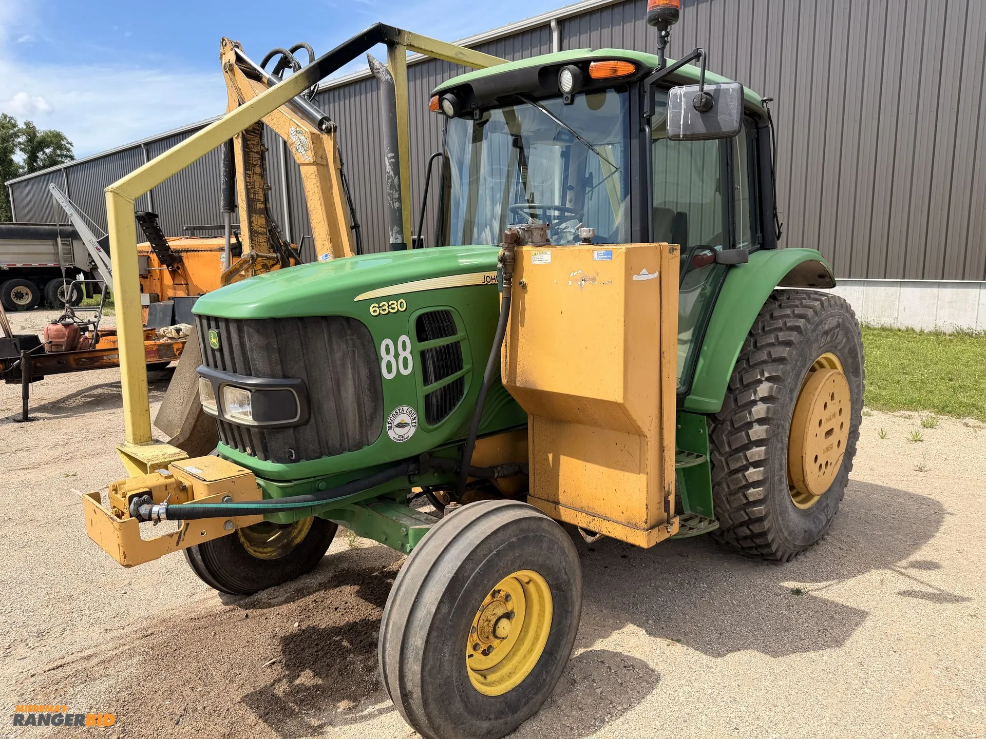 USED JOHN DEERE L06330H659679